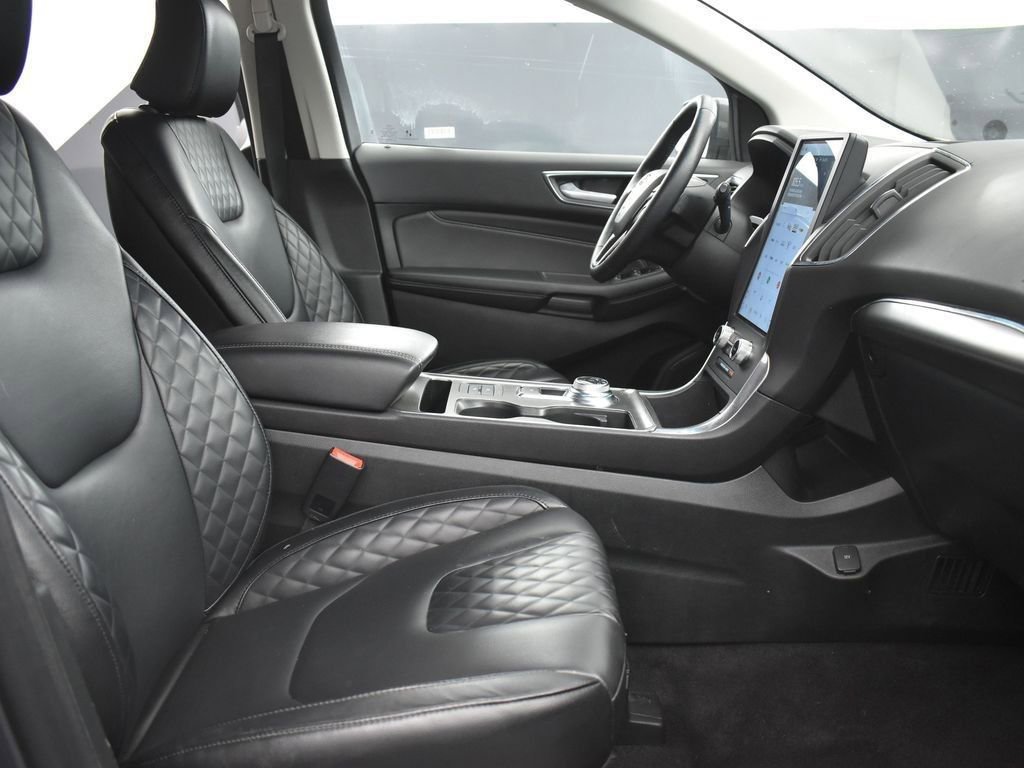 Used 2024 Ford Edge Titanium image 21