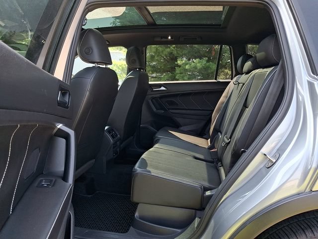 Certified 2024 Volkswagen Tiguan SE R-Line AWD/4WD image 10