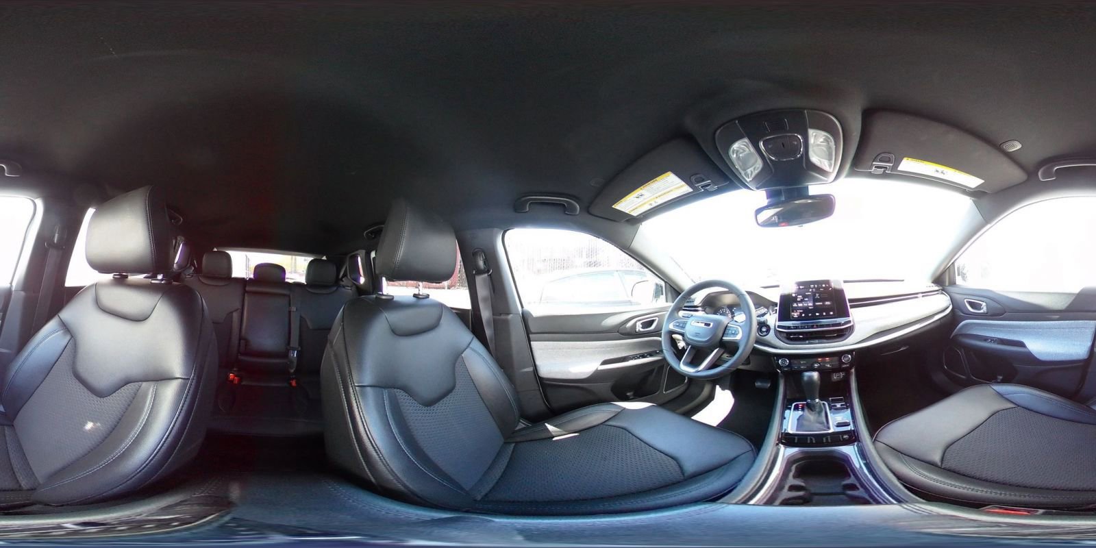 Used 2025 Jeep Compass Latitude image 42