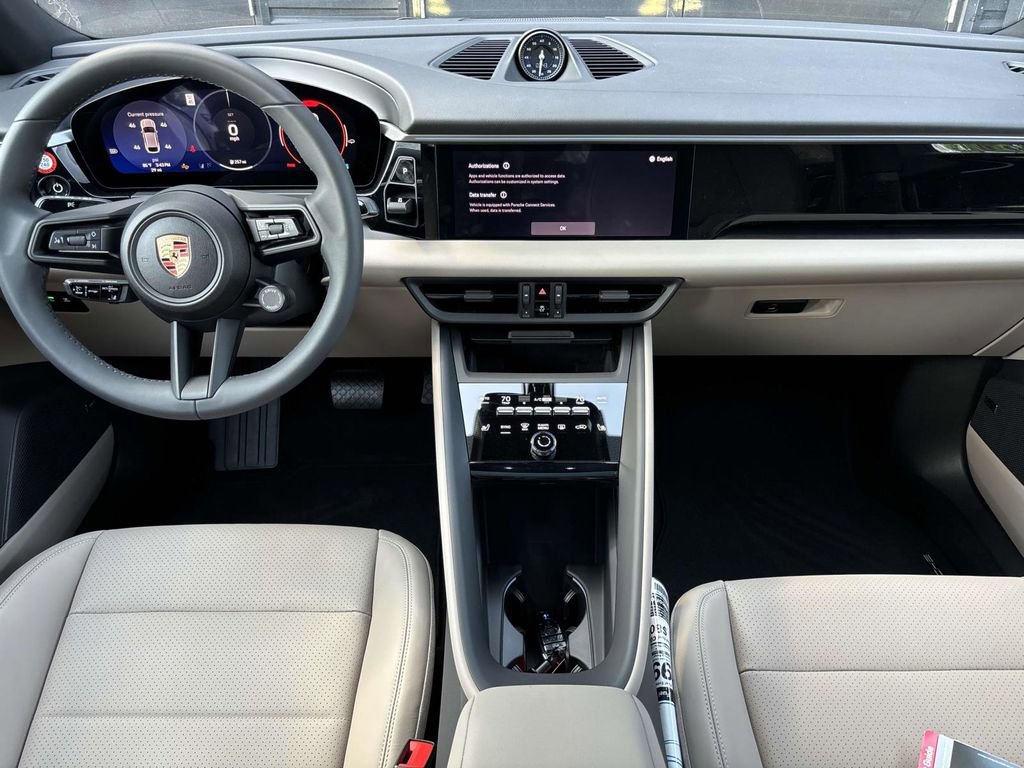 Used 2025 Porsche Macan Electric image 18