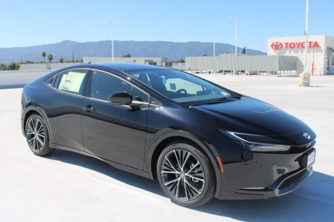New 2026 Toyota Prius Limited image 2