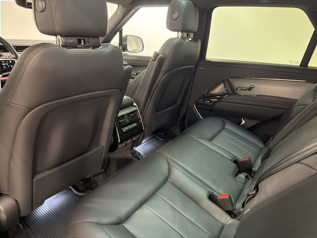 Used 2025 Land Rover Range Rover Sport AWD/4WD image 20