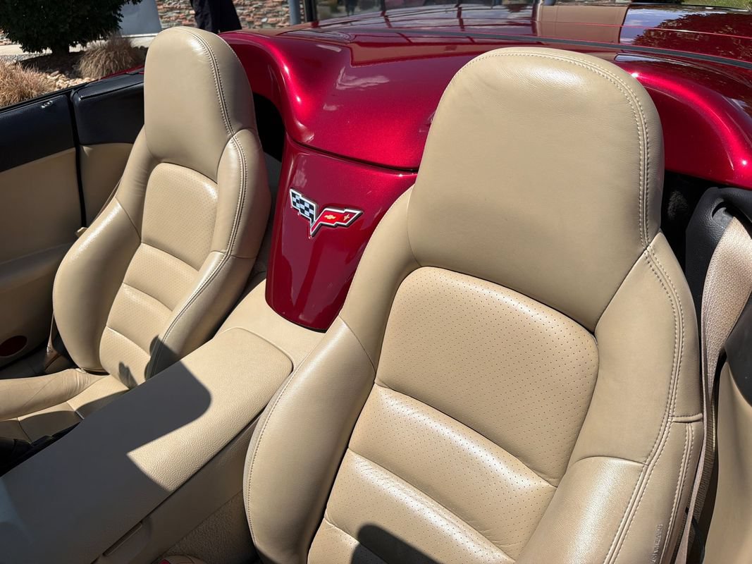 Used 2006 Chevrolet Corvette Convertible w/ Preferred Equipment Group RWD image 20