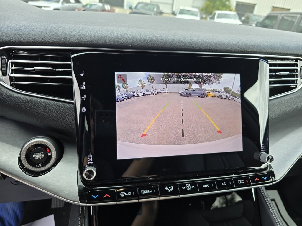 New 2025 Jeep Wagoneer L Series II w/ HD Trailer Tow Package w/25F image 24