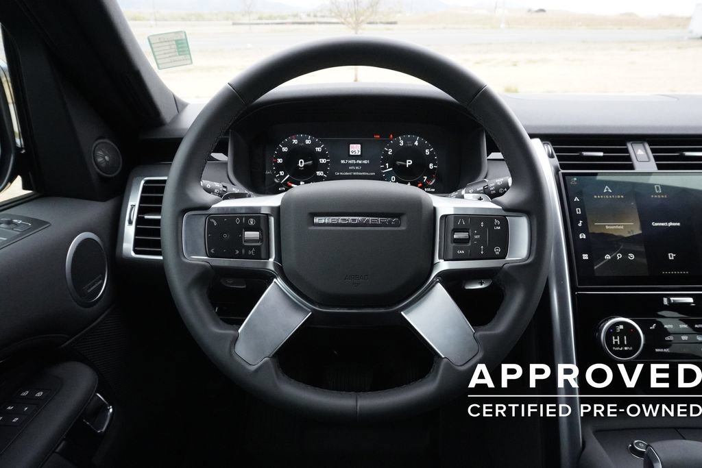 Used 2025 Land Rover Discovery S AWD/4WD image 10