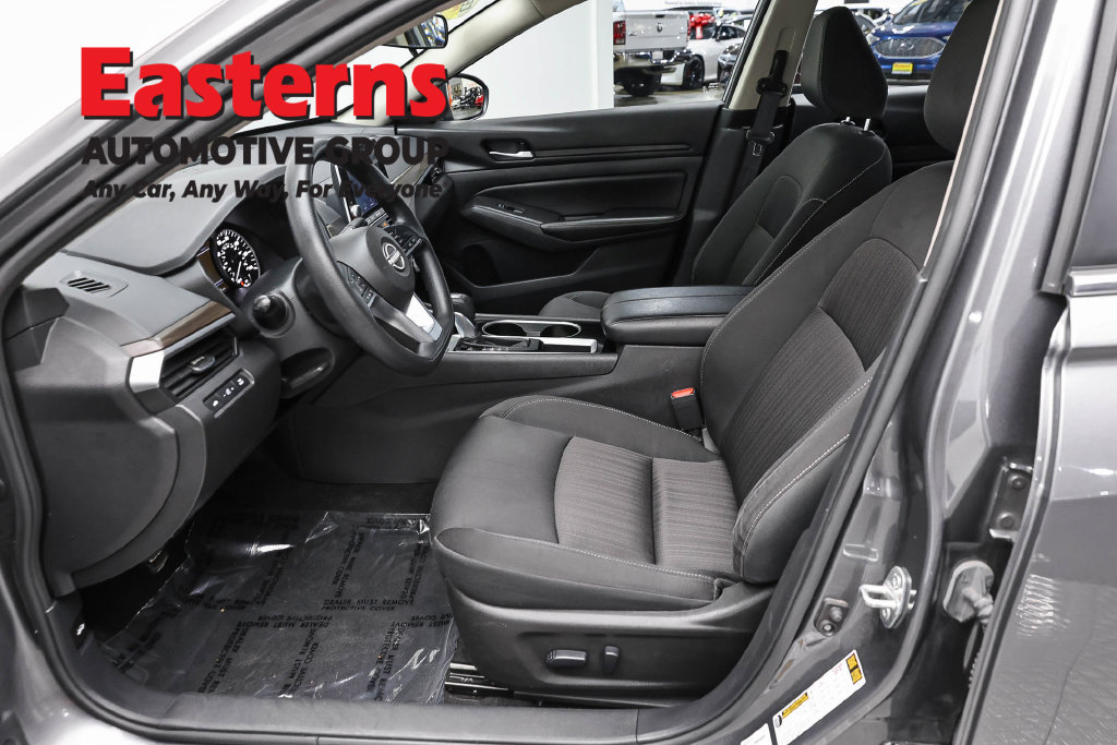 Used 2024 Nissan Altima 2.5 SV FWD image 16