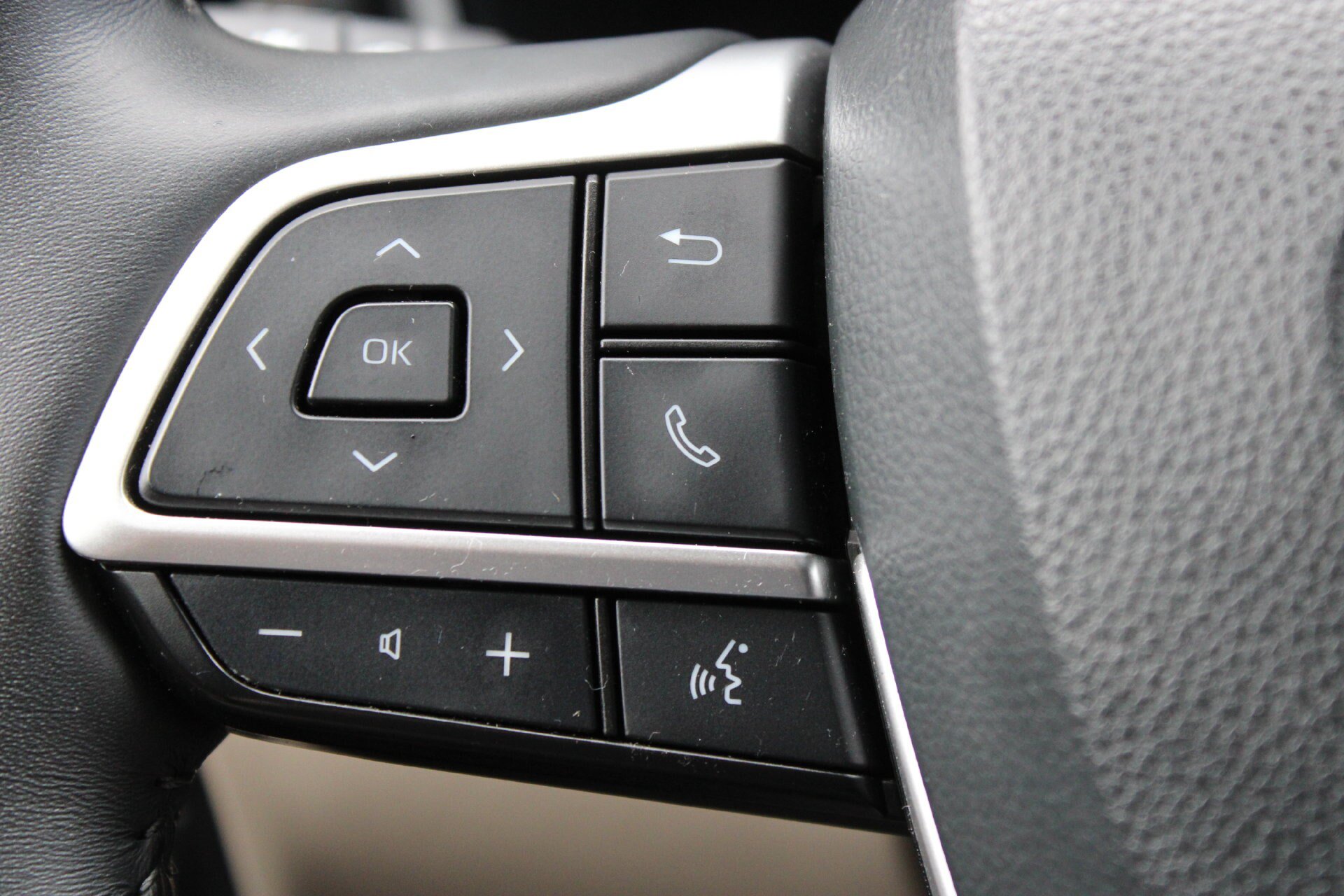 Used 2023 Toyota Highlander Platinum AWD/4WD image 33
