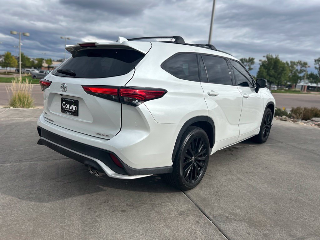 Used 2023 Toyota Highlander XSE AWD/4WD image 9