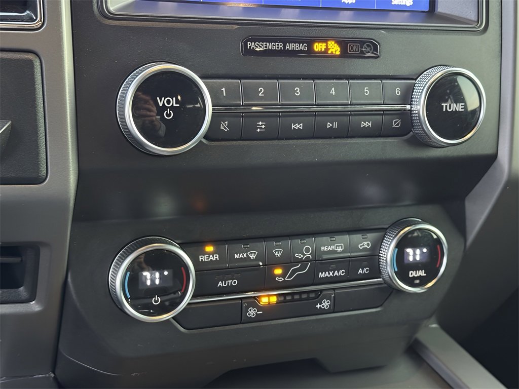 Used 2020 Ford Expedition XLT image 18