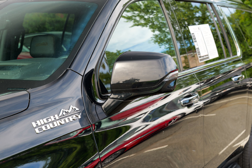 Used 2023 Chevrolet Suburban High Country AWD/4WD image 11