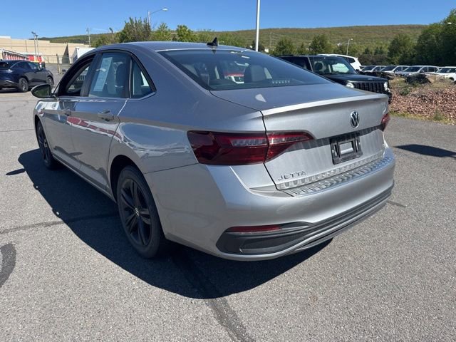 Used 2024 Volkswagen Jetta SE w/ Panoramic Sunroof Package FWD image 7