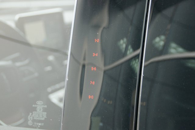 Used 2018 Lincoln Navigator L Select image 12