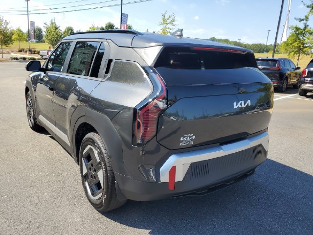 New 2027 Kia EV3 Wind FWD image 6
