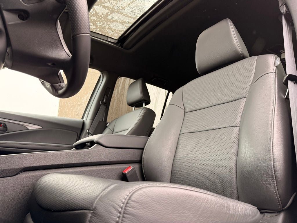 Used 2025 Honda Passport EX-L image 25