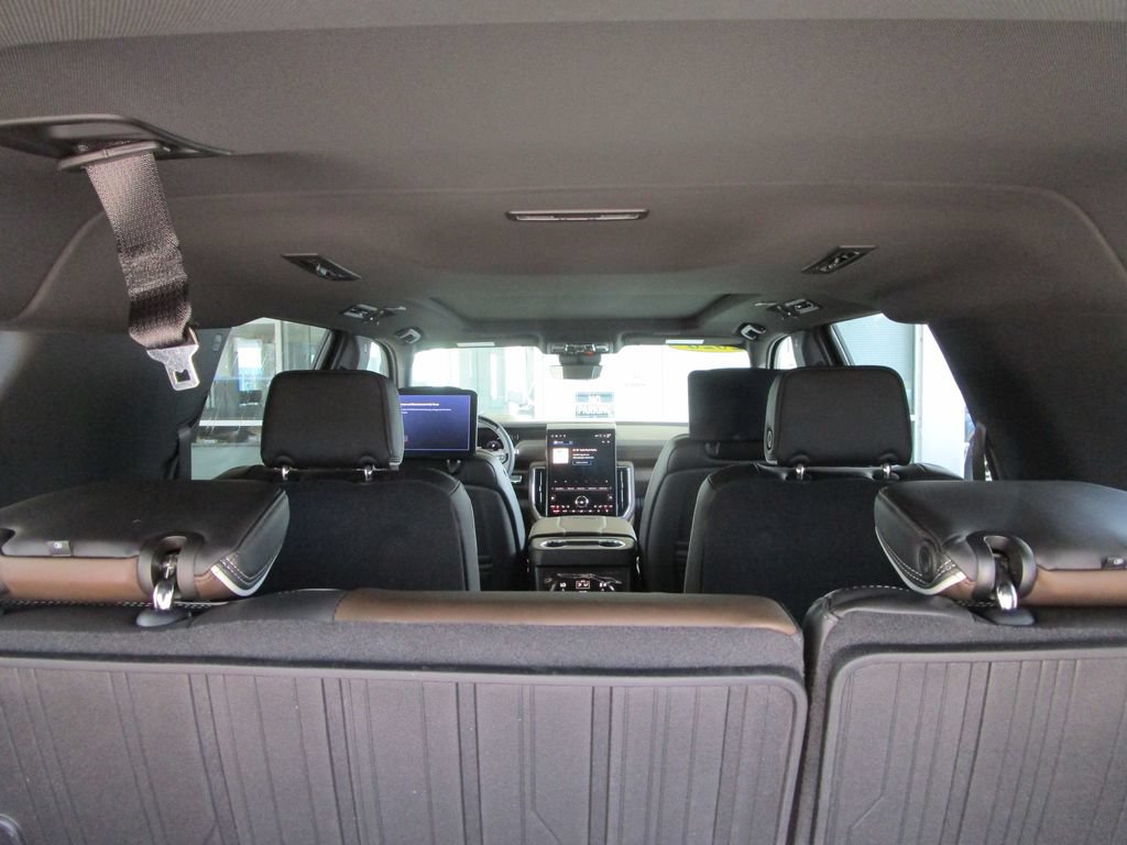 New 2026 GMC Yukon XL Denali Ultimate w/ LPO, Floor Liner Package AWD/4WD image 19