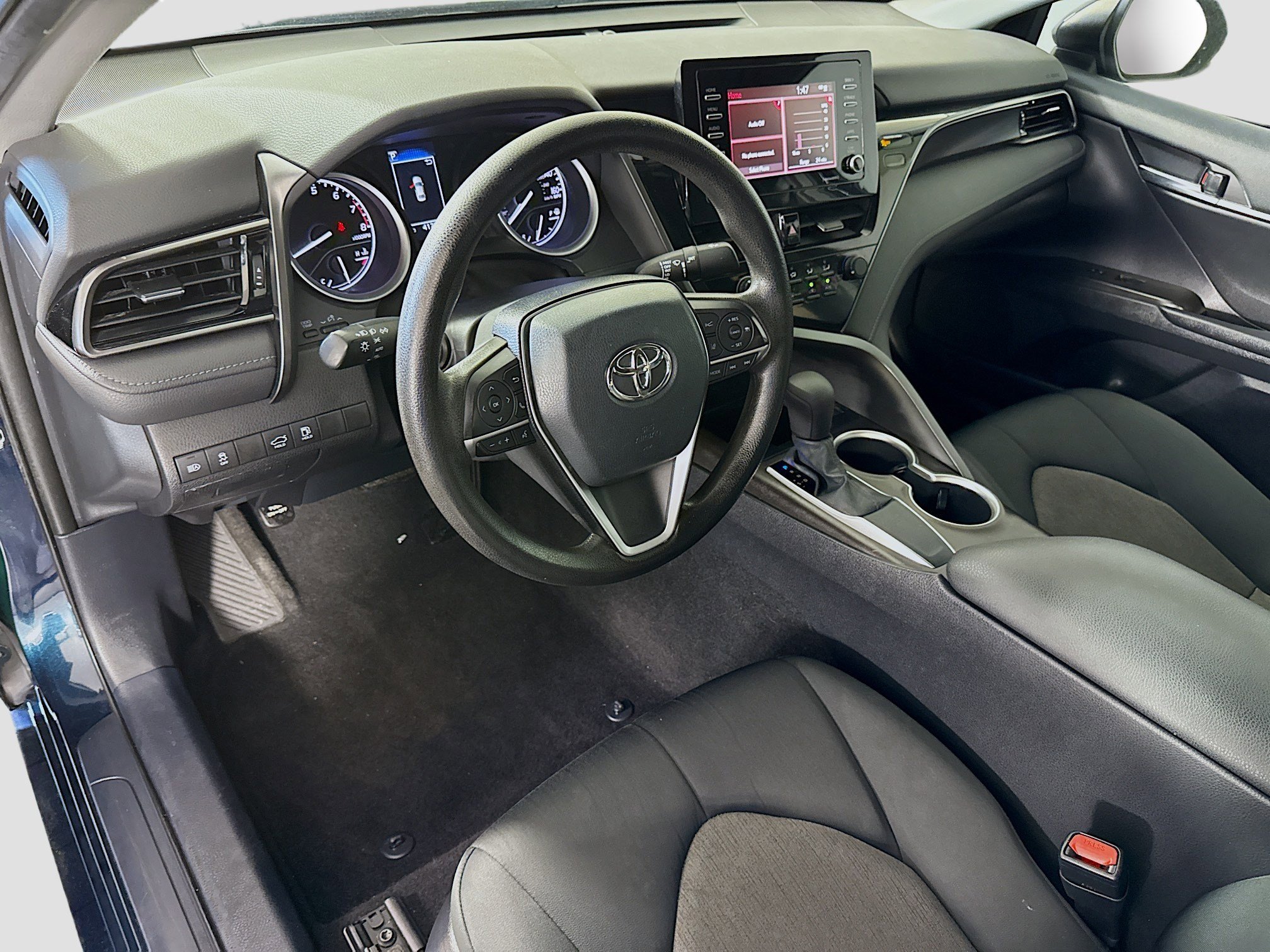 Used 2021 Toyota Camry LE image 22