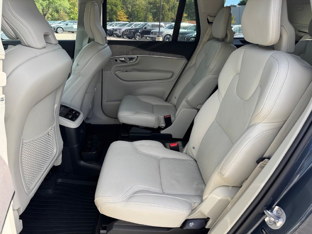 Certified 2024 Volvo XC90 T8 Ultimate w/ Protection Package Premier AWD/4WD image 9