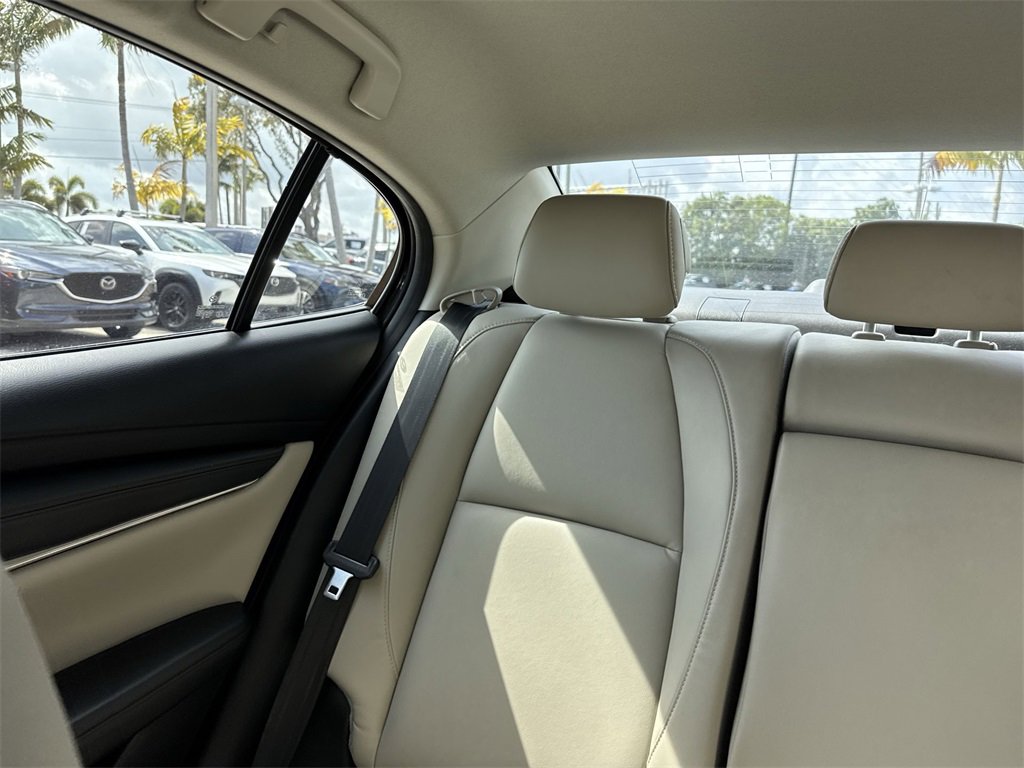 Used 2019 MAZDA MAZDA3 Sedan w/ Preferred Package image 18