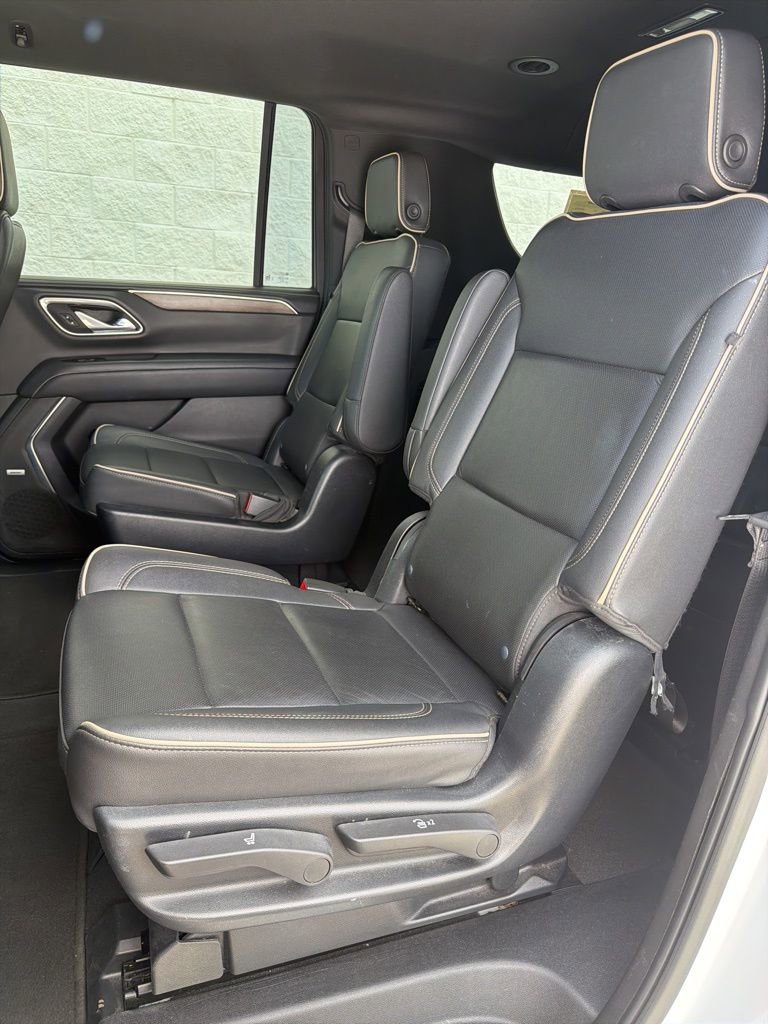 Used 2023 Chevrolet Suburban Premier AWD/4WD image 23