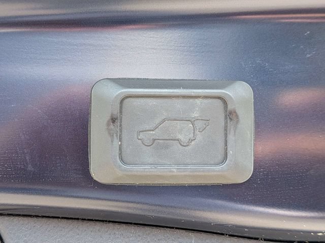 Used 2021 Toyota RAV4 XLE w/ Convenience Package AWD/4WD image 14