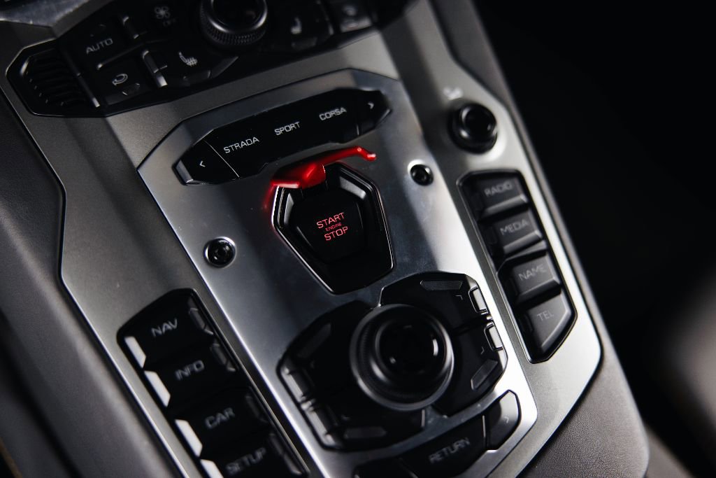 Used 2013 Lamborghini Aventador LP 700-4 image 33