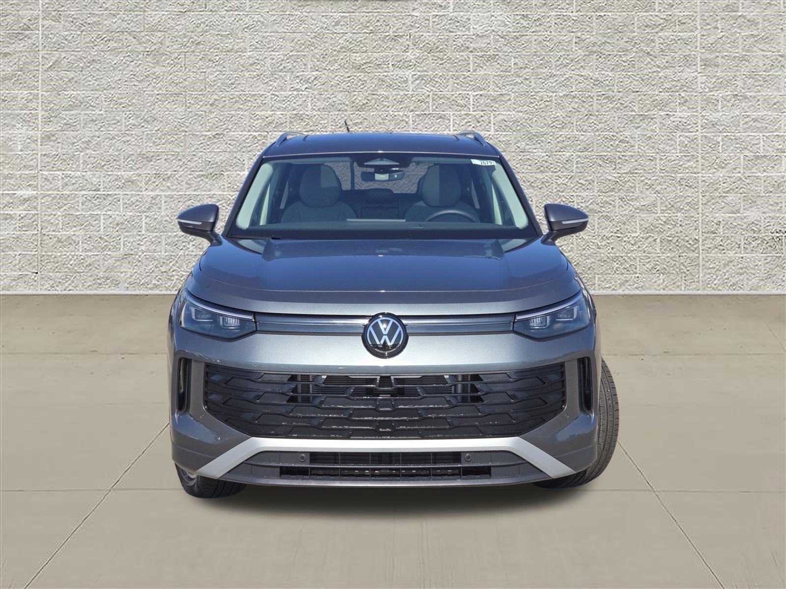 New 2026 Volkswagen Tiguan SE AWD/4WD image 2