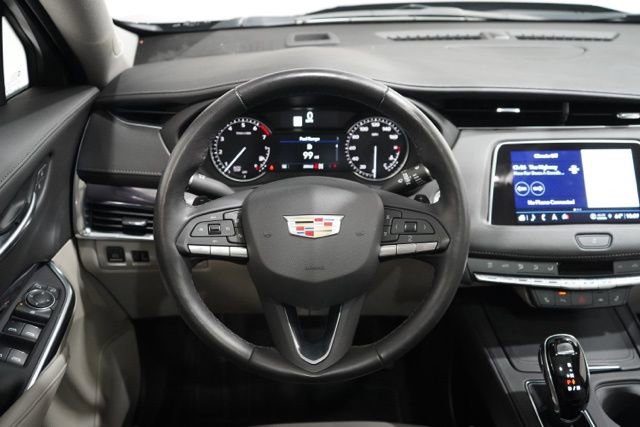 Used 2023 Cadillac XT4 Luxury w/ Cold Weather Package image 13