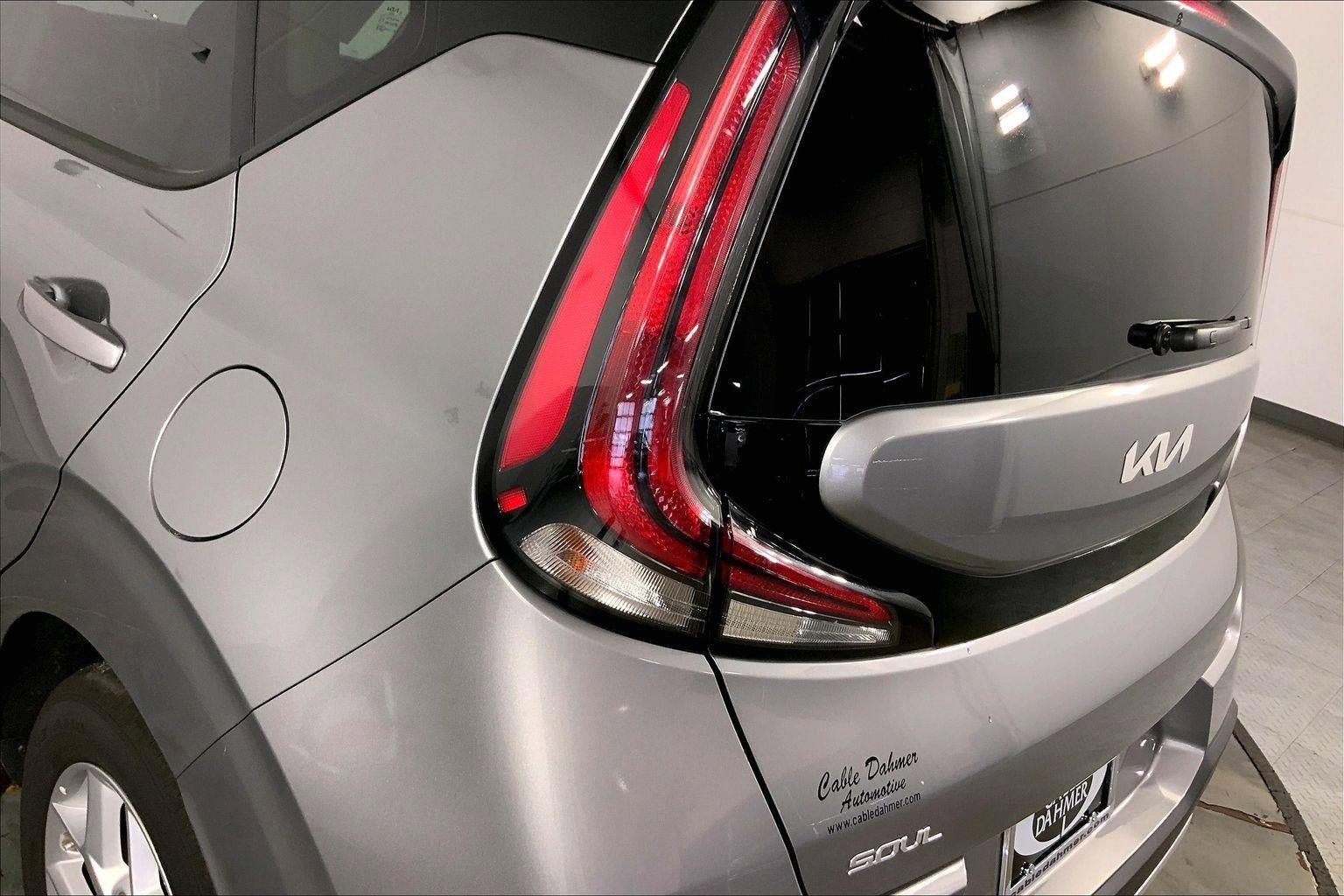 Used 2025 Kia Soul LX w/ LX Technology Package FWD image 27
