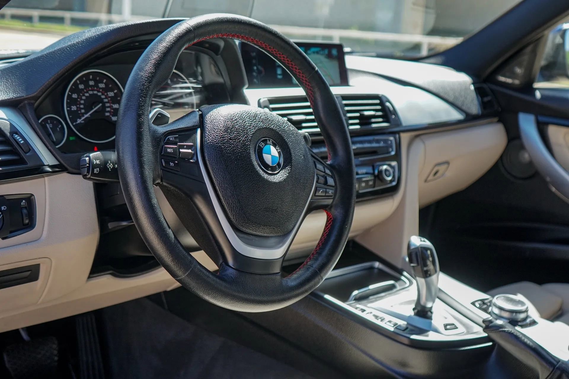 Used 2017 BMW 330e image 11