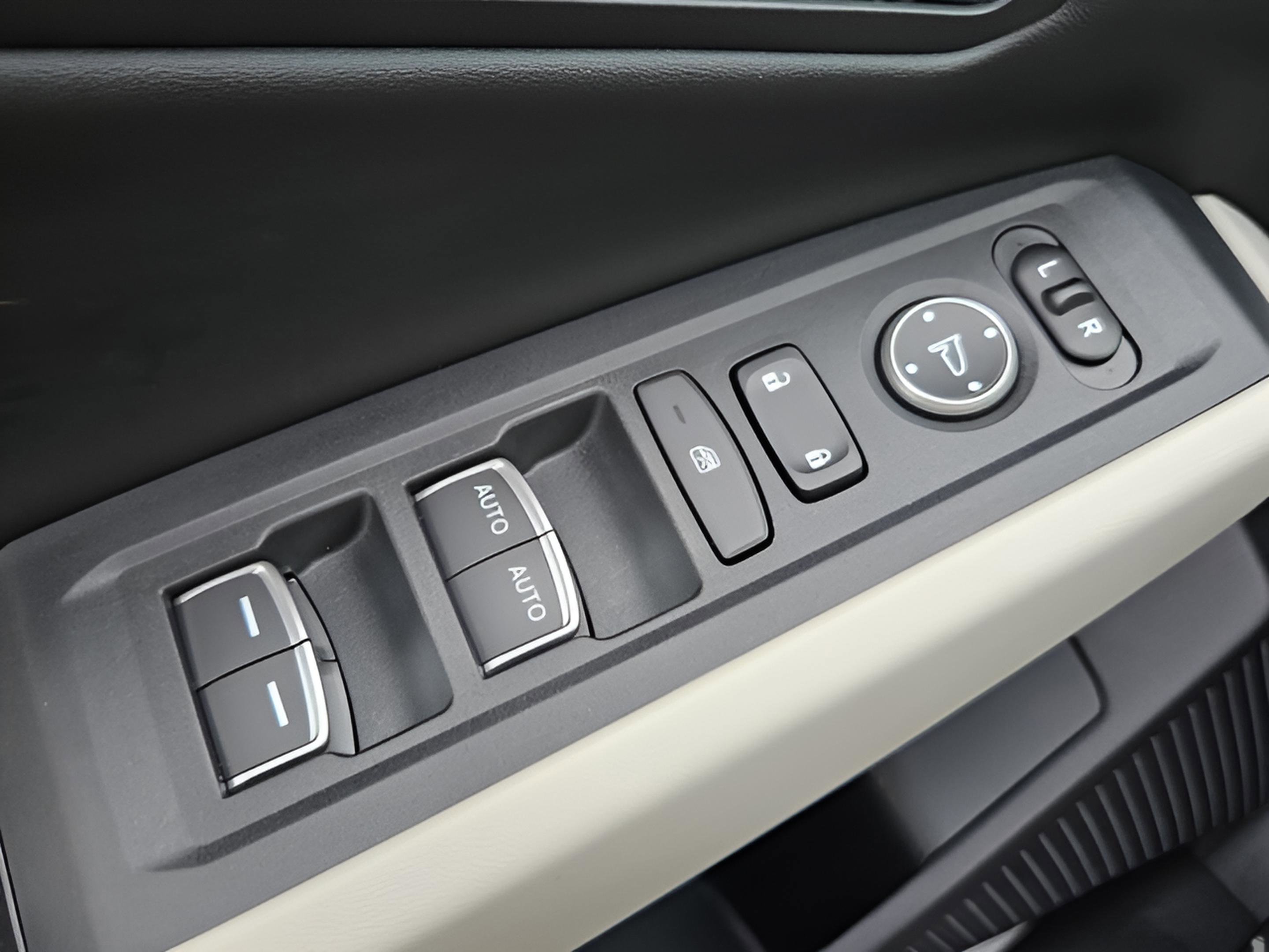 Certified 2025 Honda Accord EX-L image 37