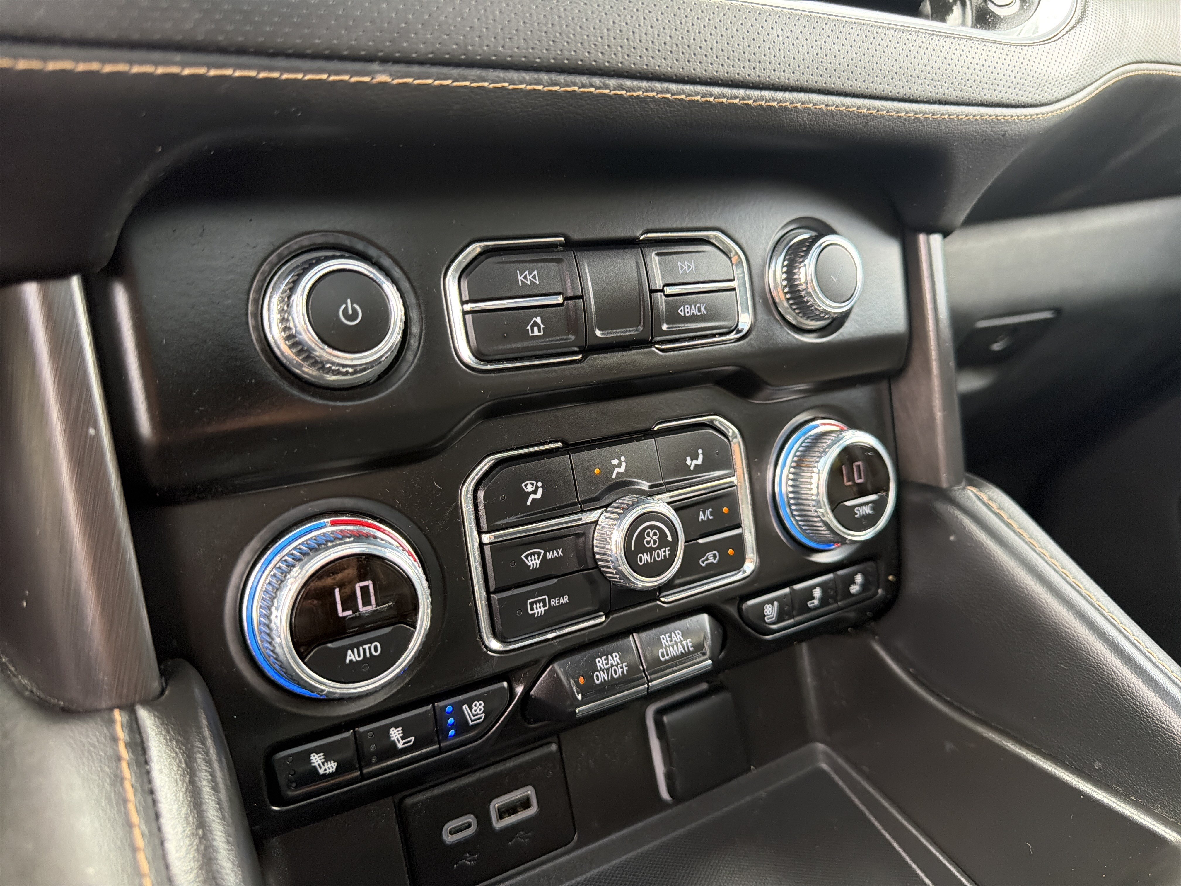 Used 2023 GMC Yukon AT4 w/ AT4 Premium Package AWD/4WD image 64