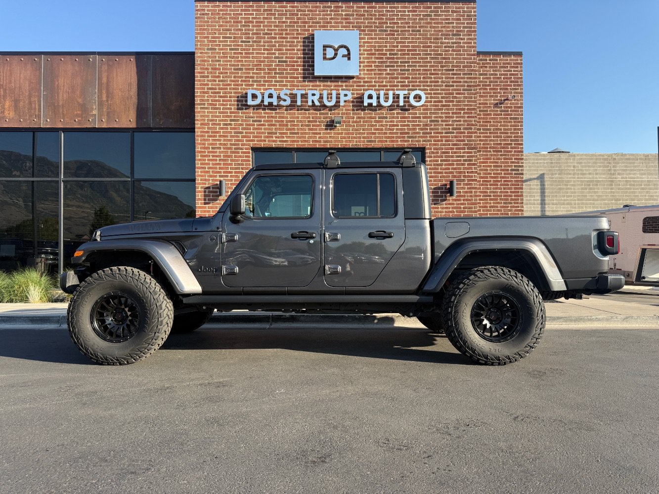Used 2023 Jeep Gladiator Sport AWD/4WD image 20