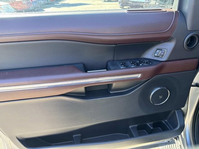 Used 2023 Ford Expedition Limited image 16