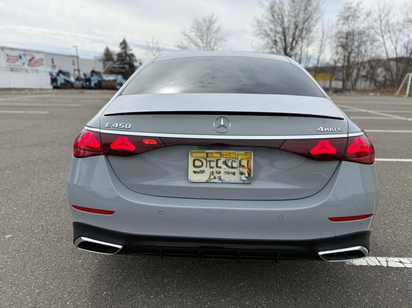 Used 2024 Mercedes-Benz E 450 4MATIC Sedan image 9
