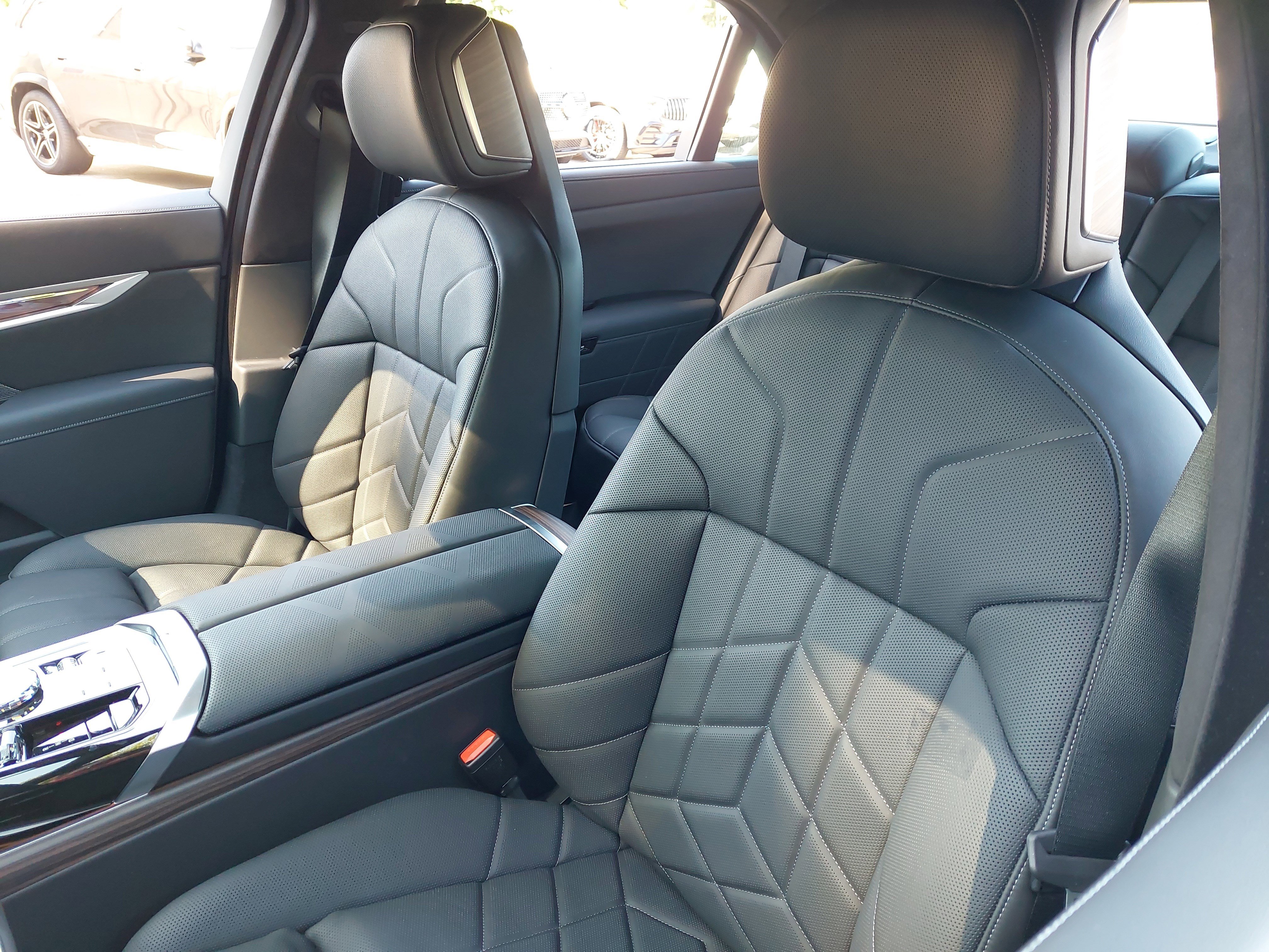 New 2025 BMW 760i xDrive w/ Executive Package AWD/4WD image 16