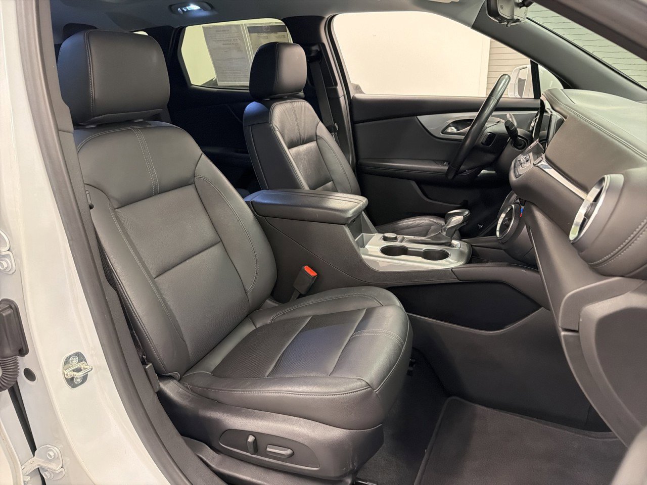 Used 2020 Chevrolet Blazer LT w/ Sound & Technology Package image 40