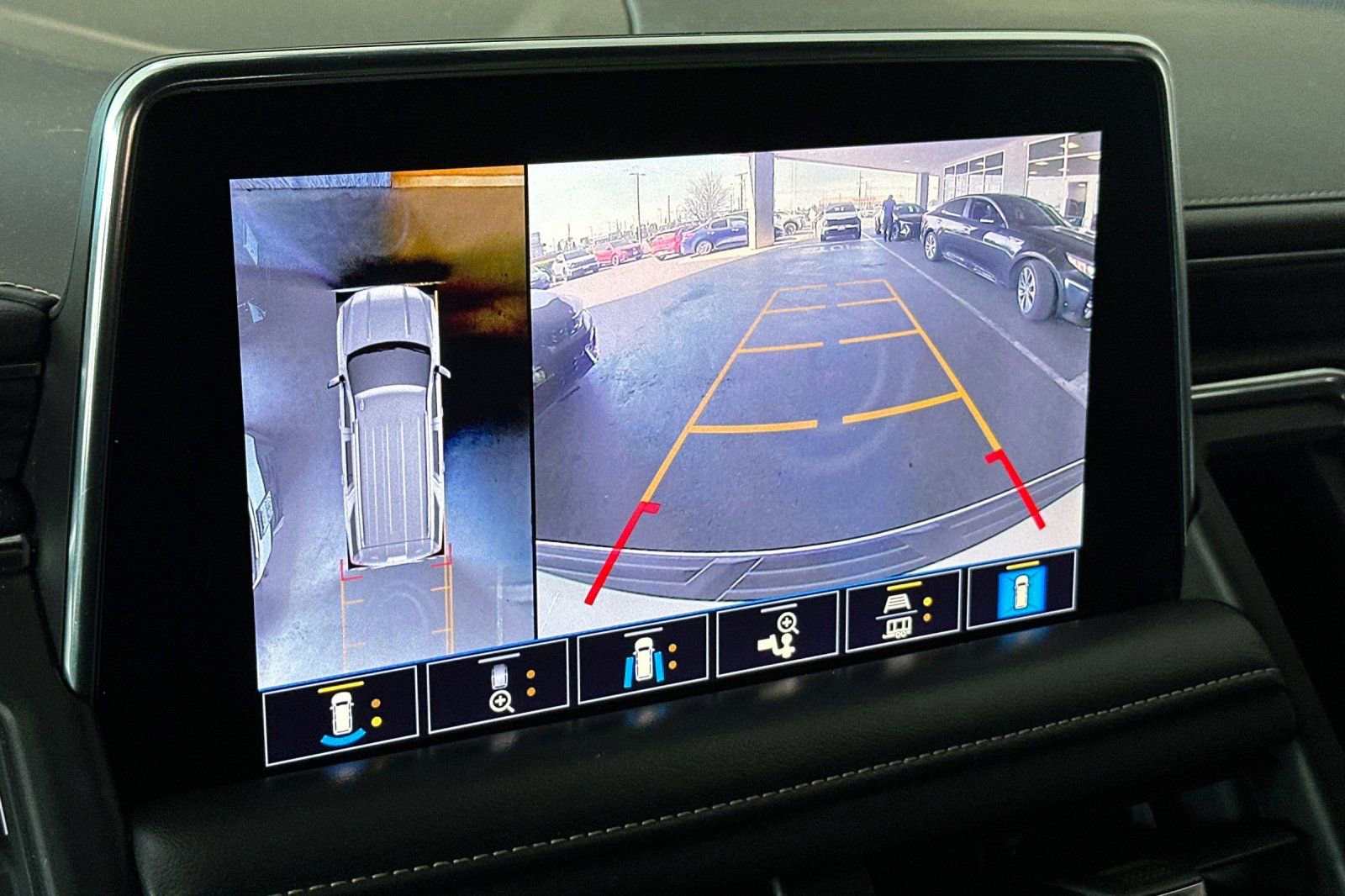 Used 2021 GMC Yukon XL SLT w/ Rear Media and Nav Package image 18