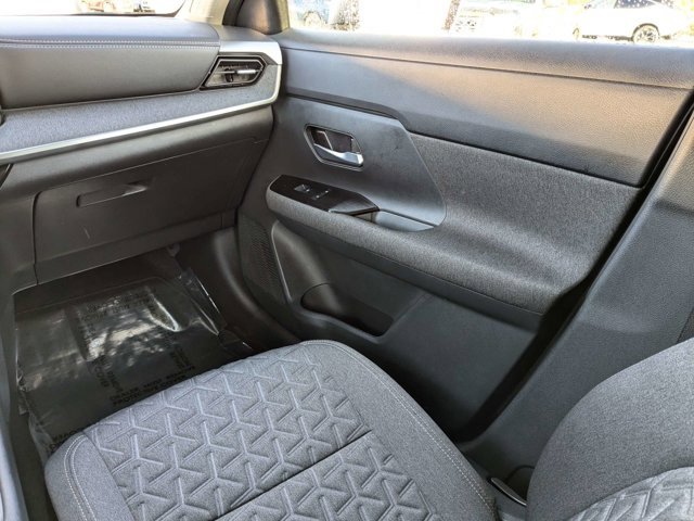 Used 2025 Nissan Kicks SV image 18