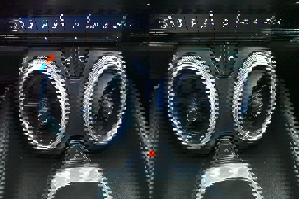 Used 2019 Chevrolet Camaro LT RWD image 13