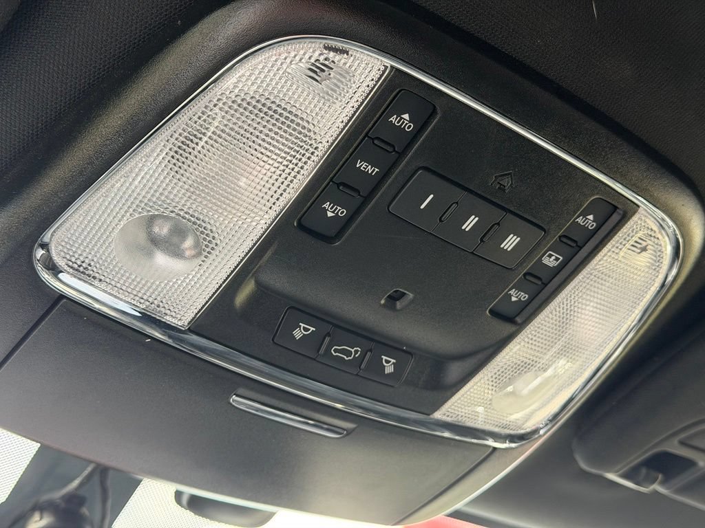 Used 2019 Jeep Grand Cherokee Overland AWD/4WD image 26