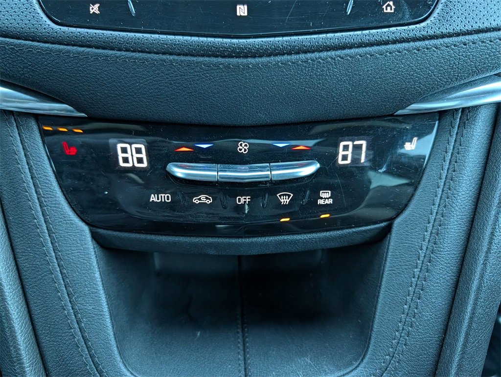 Used 2021 Cadillac XT5 Premium Luxury image 23