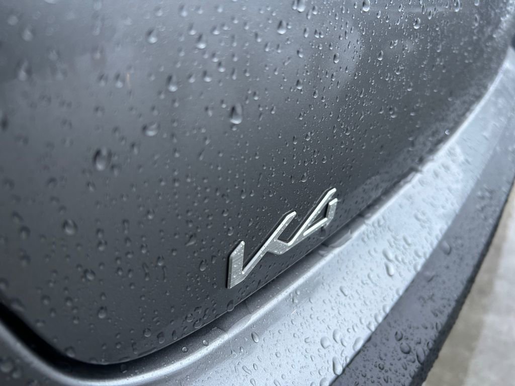 Used 2025 Kia K4 EX image 32