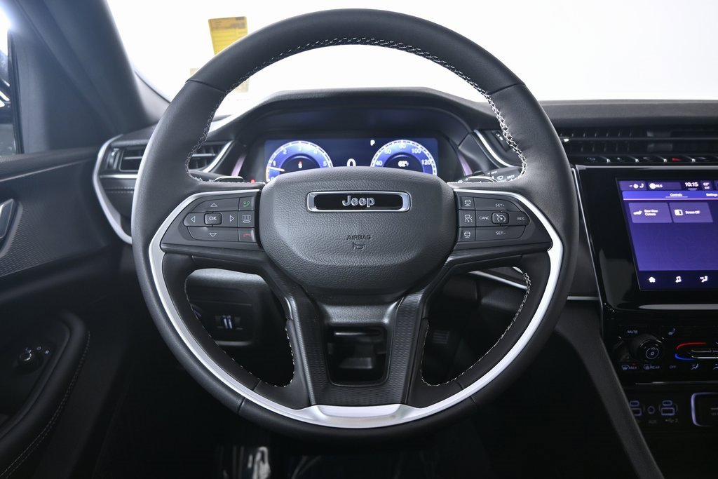 New 2025 Jeep Grand Cherokee Altitude image 32