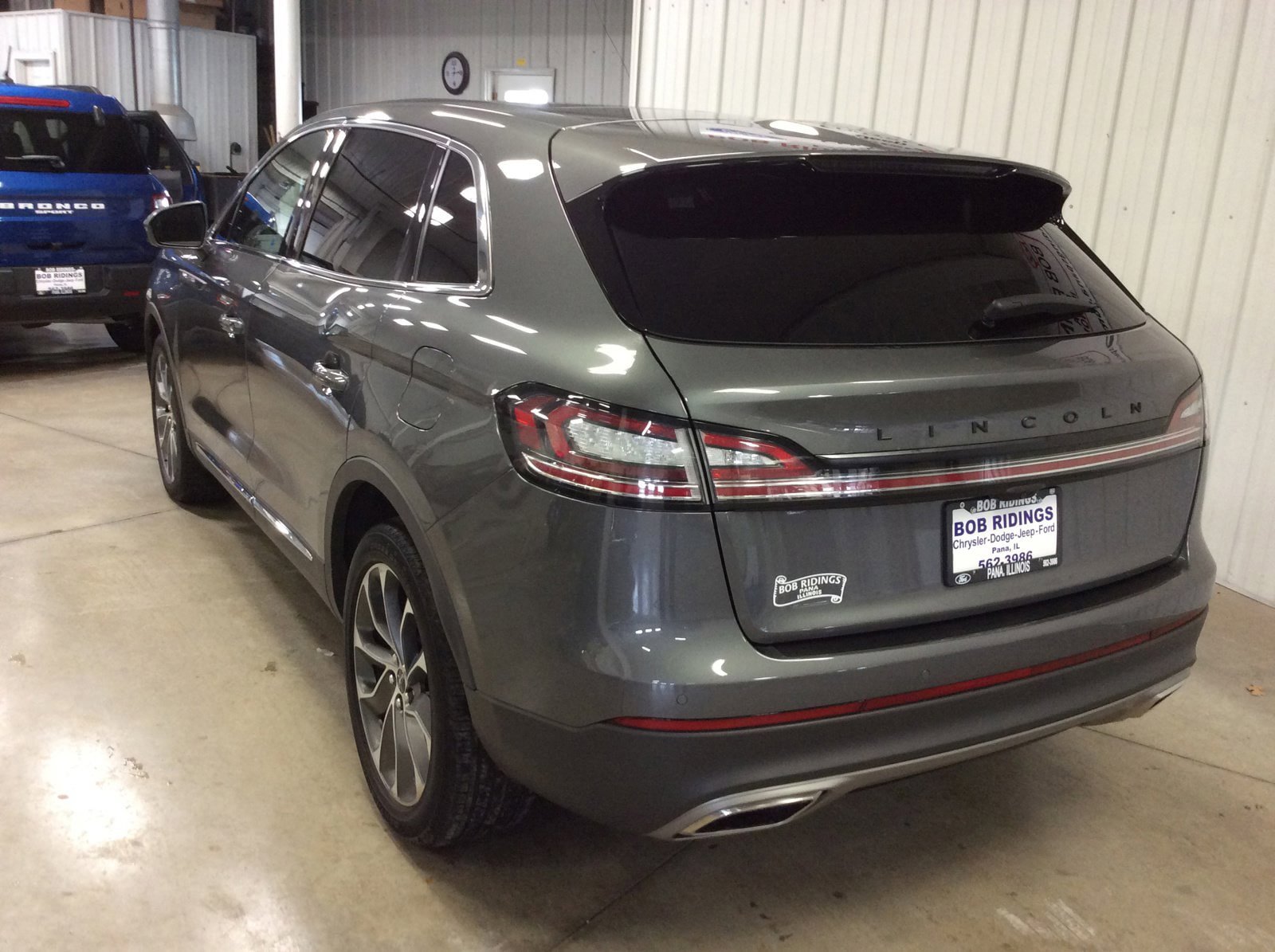 Used 2023 Lincoln Nautilus Reserve image 3