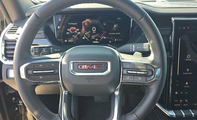 Used 2025 GMC Acadia Elevation image 8