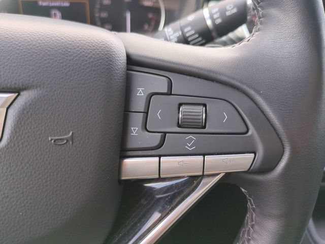 Used 2025 Cadillac XT6 Premium Luxury FWD image 32