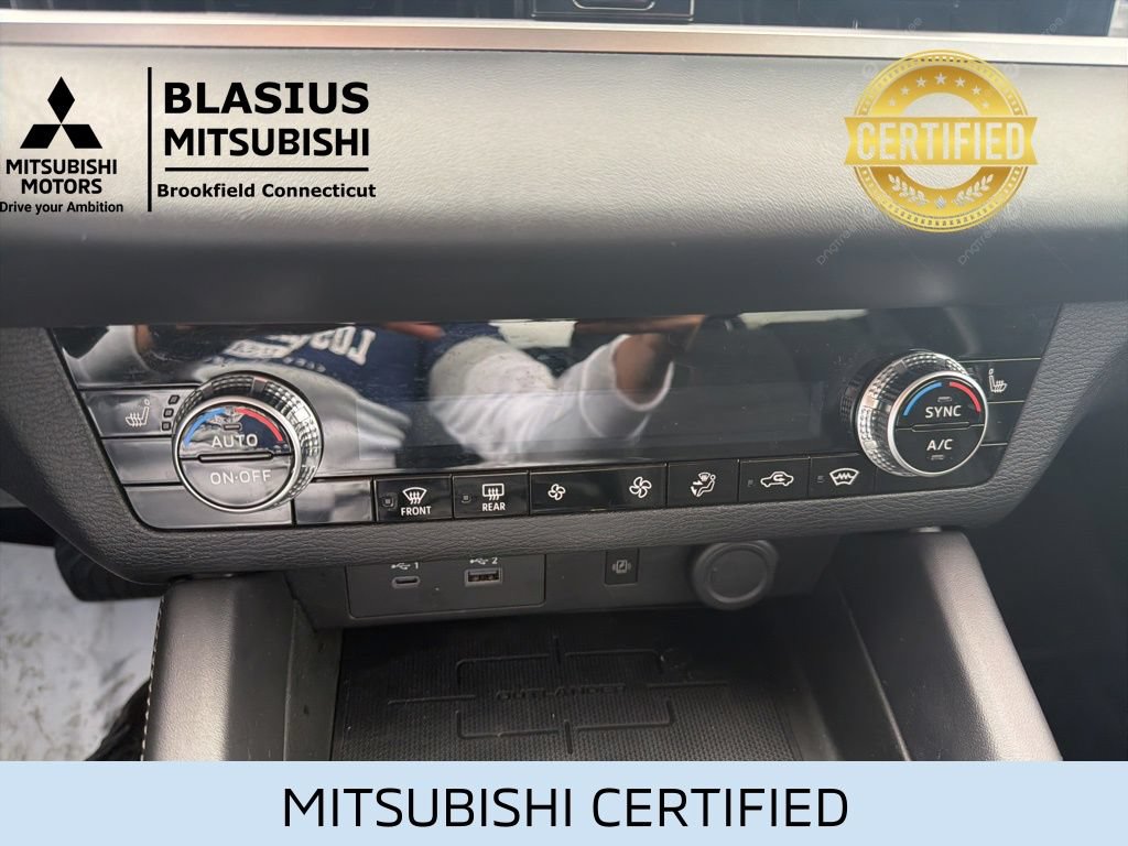 Used 2023 Mitsubishi Outlander 4WD Plug-In Hybrid image 26