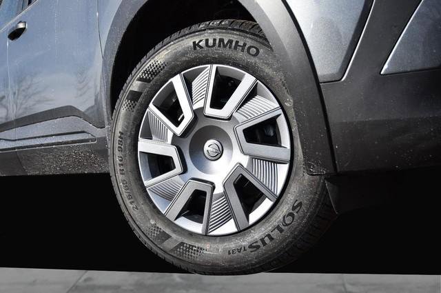 New 2026 Nissan Kicks S FWD image 3