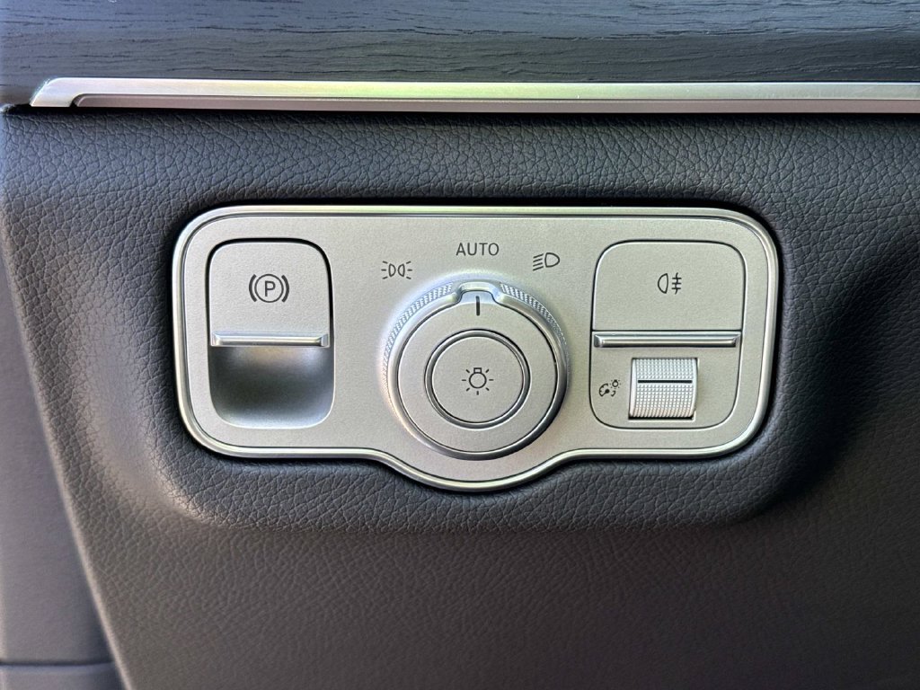 Used 2026 Mercedes-Benz GLS 450 4MATIC image 21