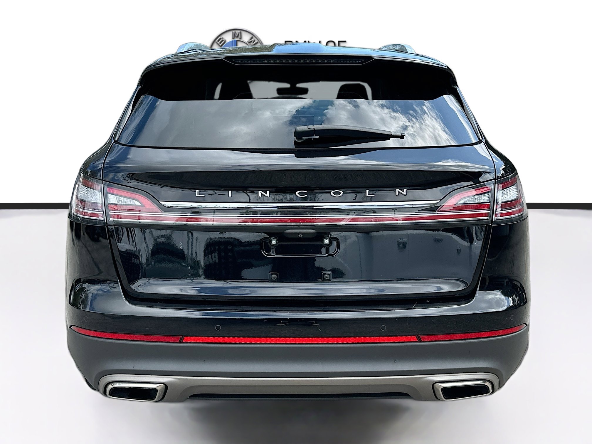 Used 2022 Lincoln Nautilus FWD w/ Premium Package image 6